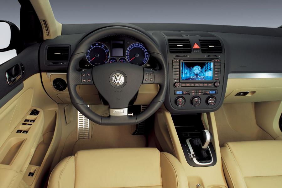  Volkswagen Golf GTi 2005 года  (фото 45 из 135)